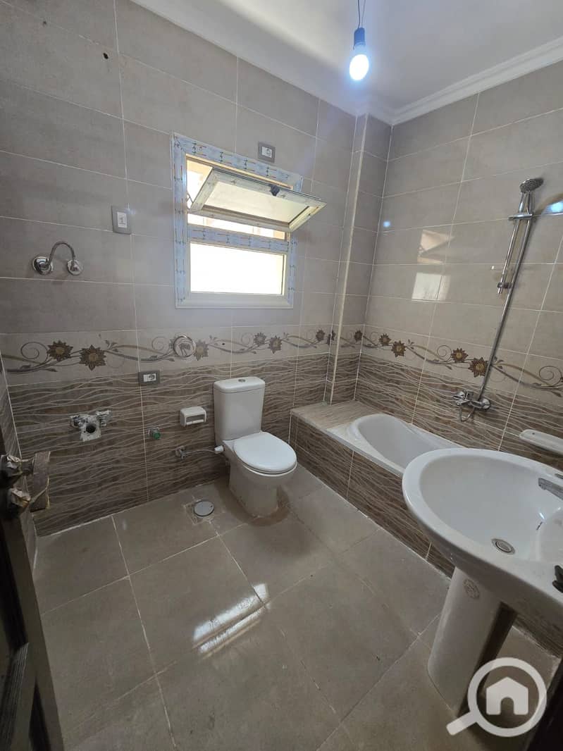 6 WhatsApp Image 2025-10-08 at 11.52. 56 AM. jpeg