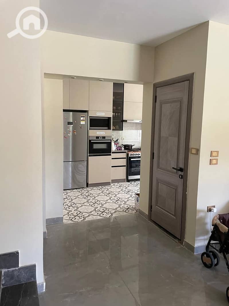 4 332f064d-dc3d-4e27-9a32-9070d2ee3eeb. jpeg