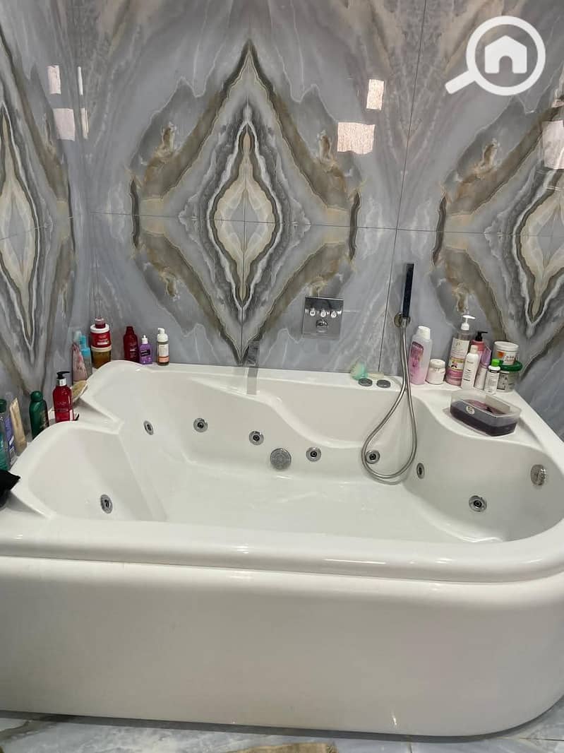 9 d7f0a999-4780-4082-8808-b70098bb00b6. jpeg