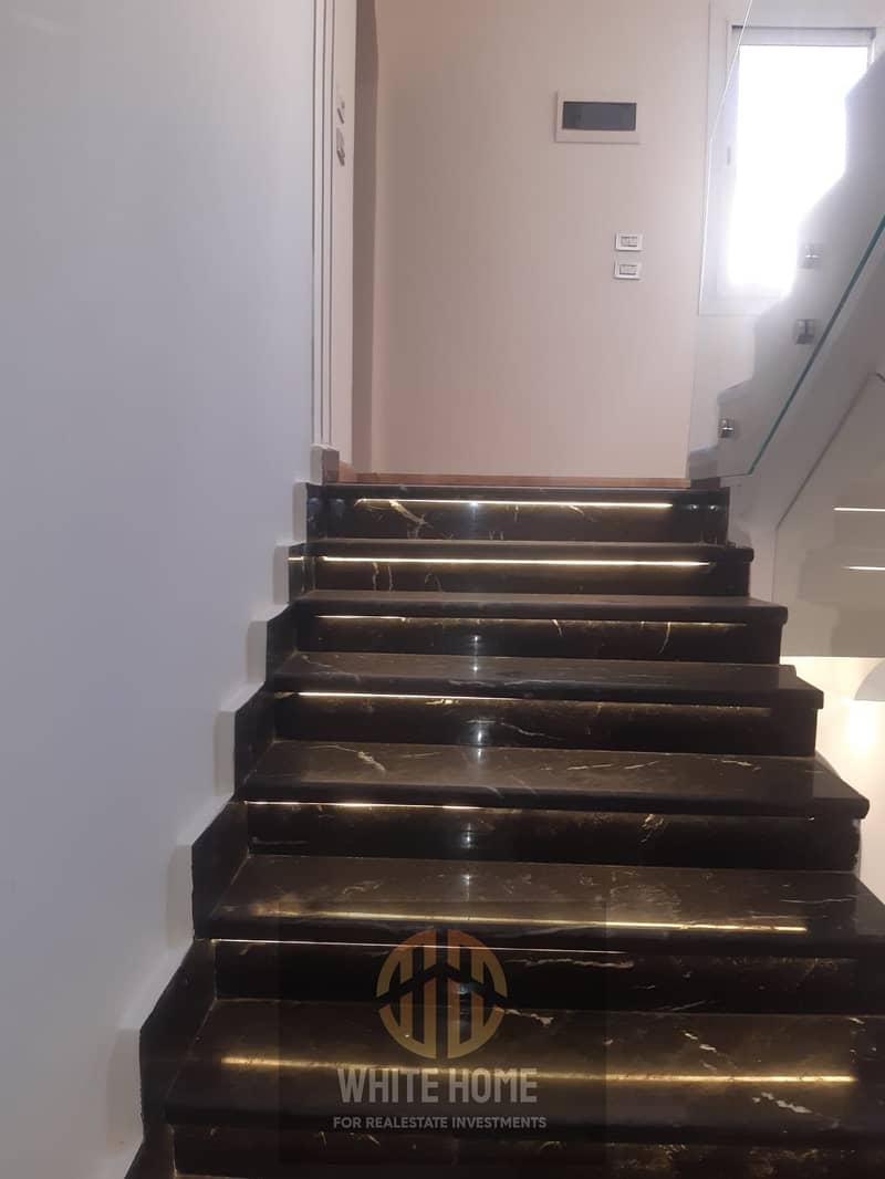 2 13d24773-4d2f-4801-a1b0-692def9868ba. jpeg