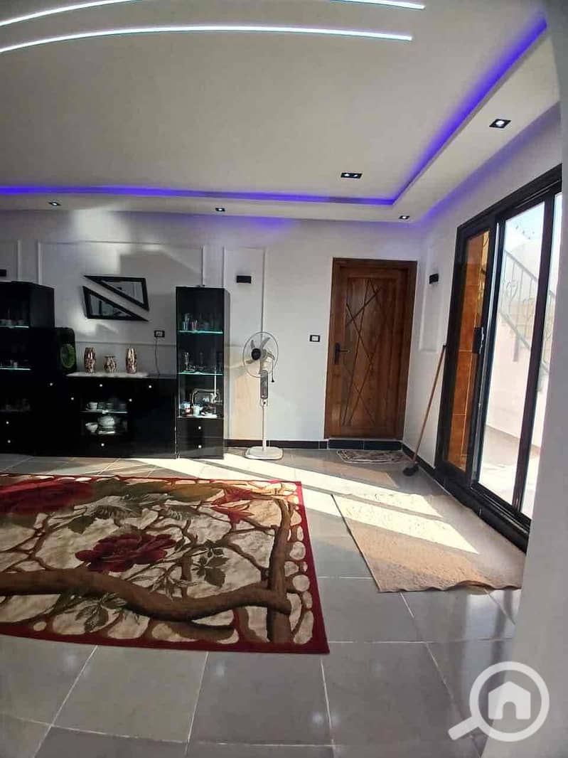 11 bd5c8cc9-f557-46f8-8ff3-1c2a141b7922. jpg