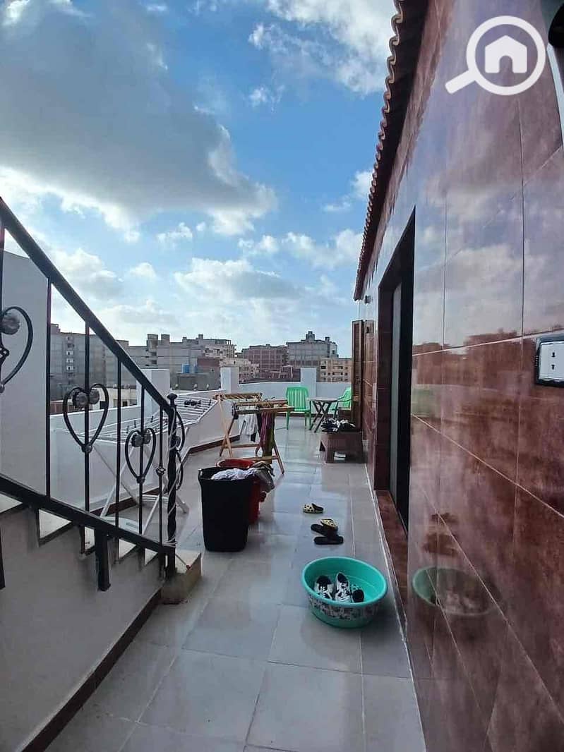 18 e9fc9f3b-954f-48bc-b626-fca94f1cab64. jpg