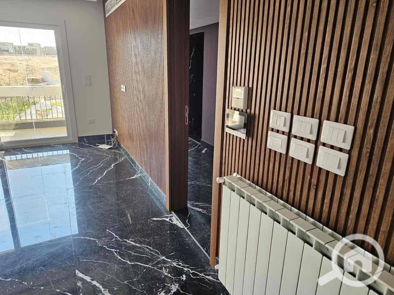 2 c2b9b800-3420-4796-bd3f-e19881a7dd06. jpg