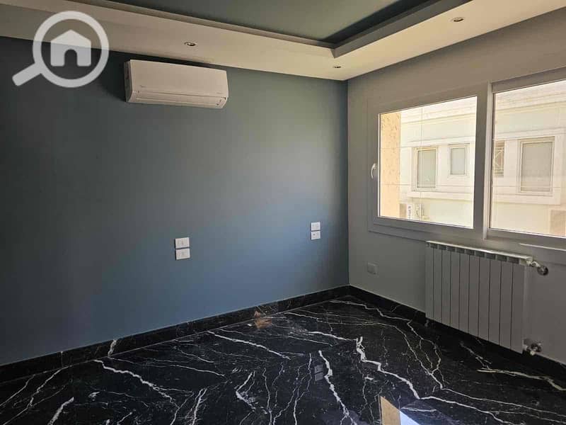 15 98a3fc8d-d05d-47d3-a6b0-82c223f28960. jpg