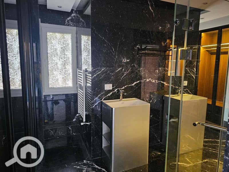 16 b2db1442-4c27-42e2-9da0-3eb4551711e4. jpg