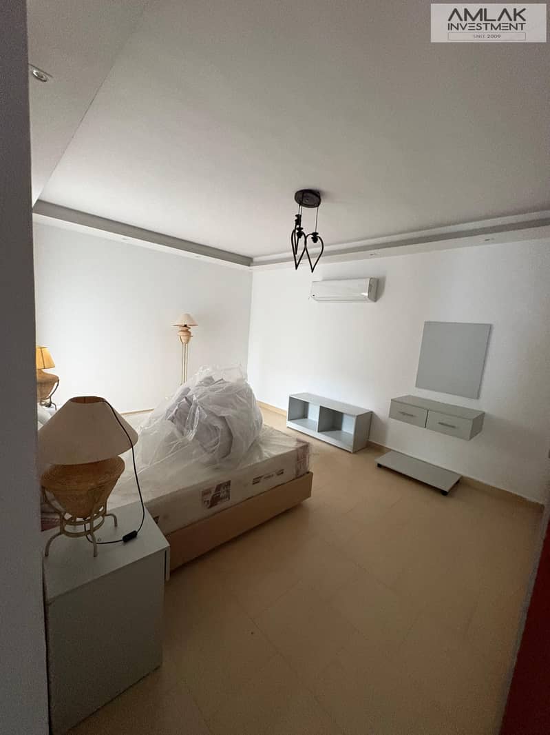 4 47d1f279-d7a5-44b3-9c94-92e0a96fe567. jpeg