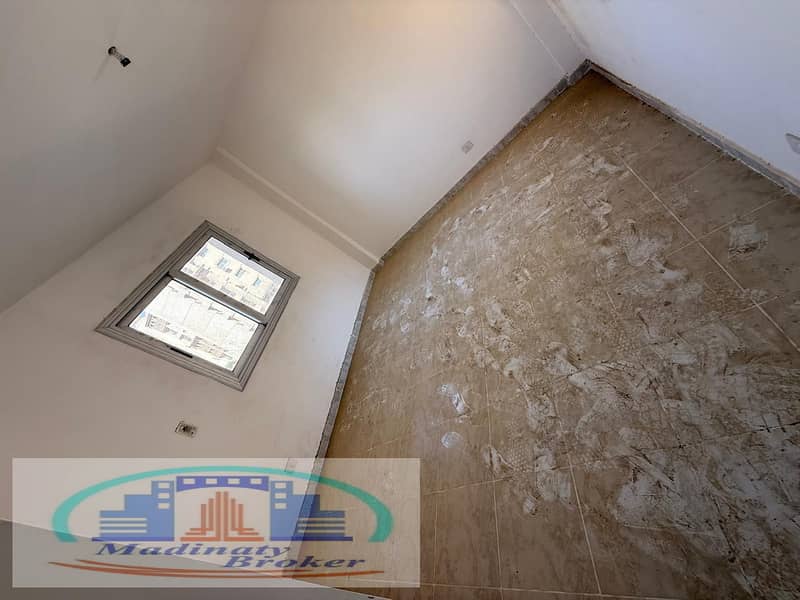 4 70fd42db-bc18-4fbd-bc99-01179aaf6edb. jpeg