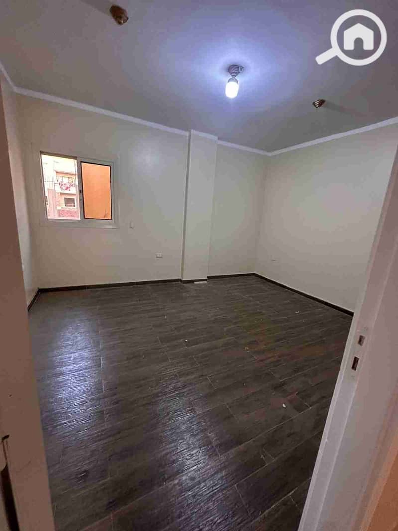 1000613869. jpg 1000613869. jpg