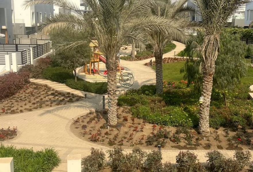 4 265c4dfe-1349-4a3c-996f-f468e10276ca. jpg