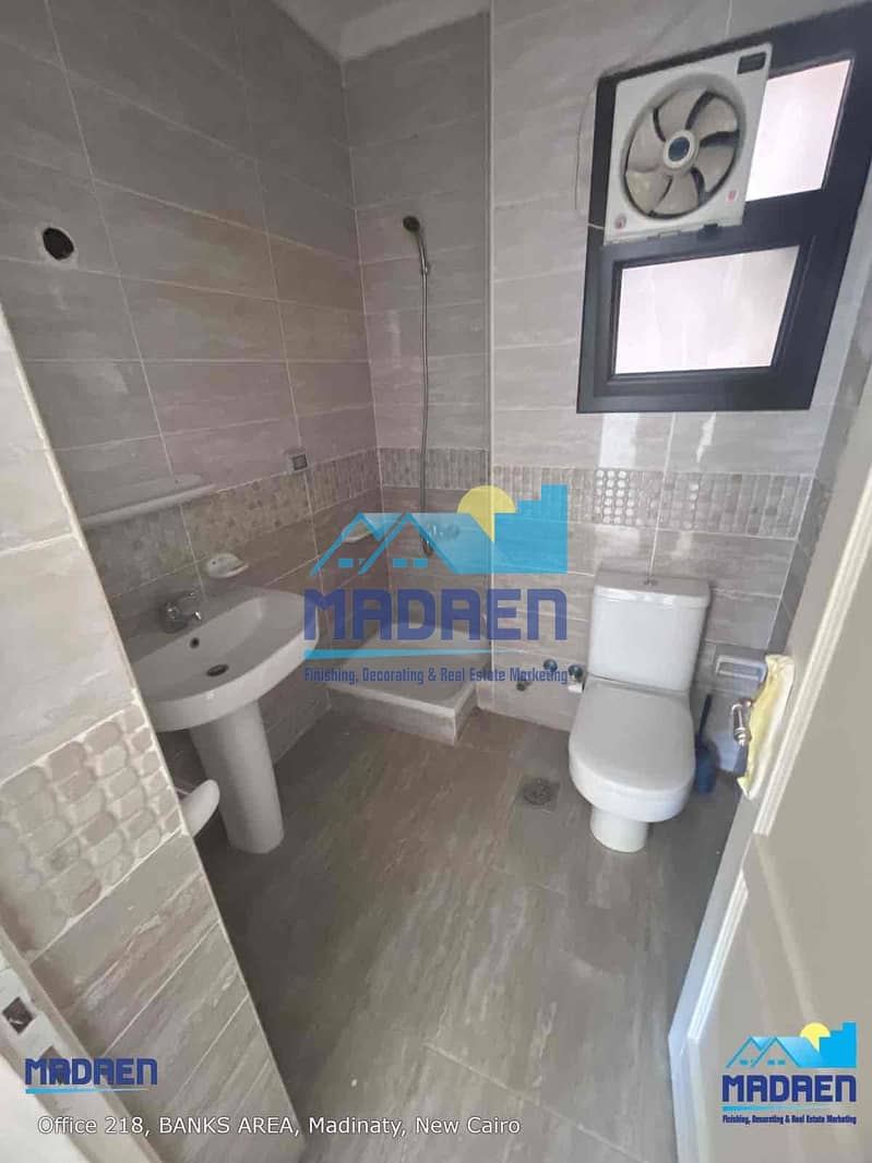 11 0a929021-bebf-462e-afe9-81fa7ffb3977. jpg