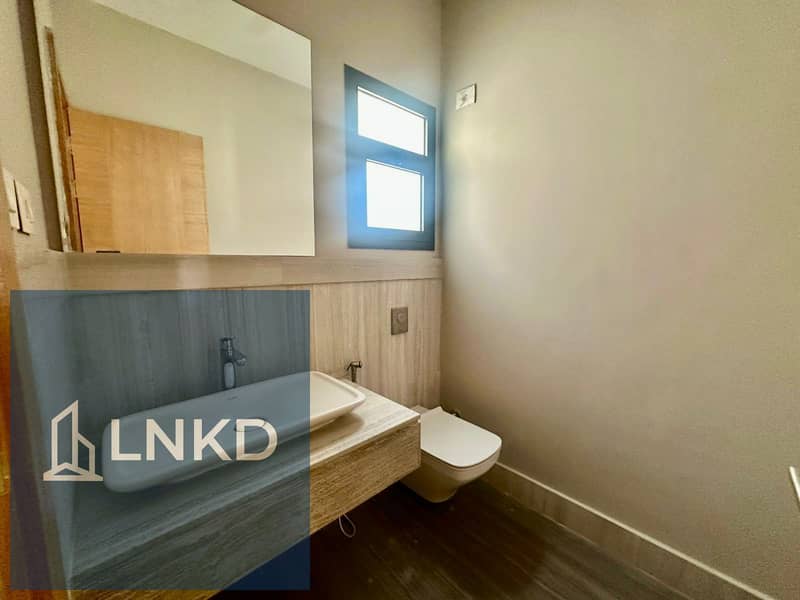 10 b9e716ef-5aa3-418f-a11e-952a5196f941. jpg