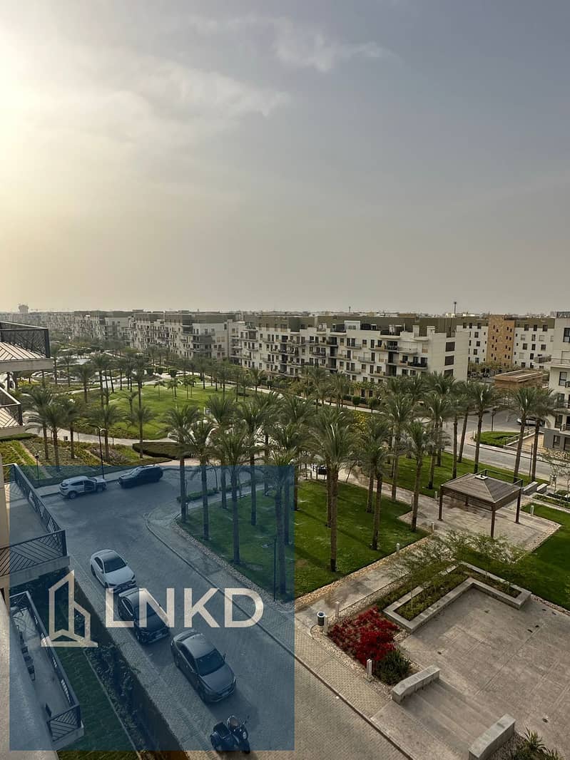 12 b1758acb-b5aa-415b-aeb5-29993ff25d86. jpg