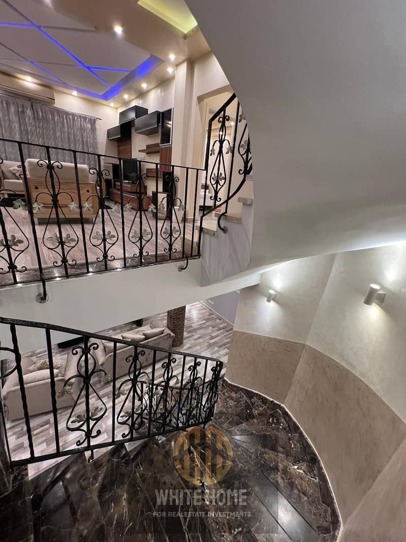 7 4d003569-1ceb-436b-93ce-b7a4ccae31d0. jpeg