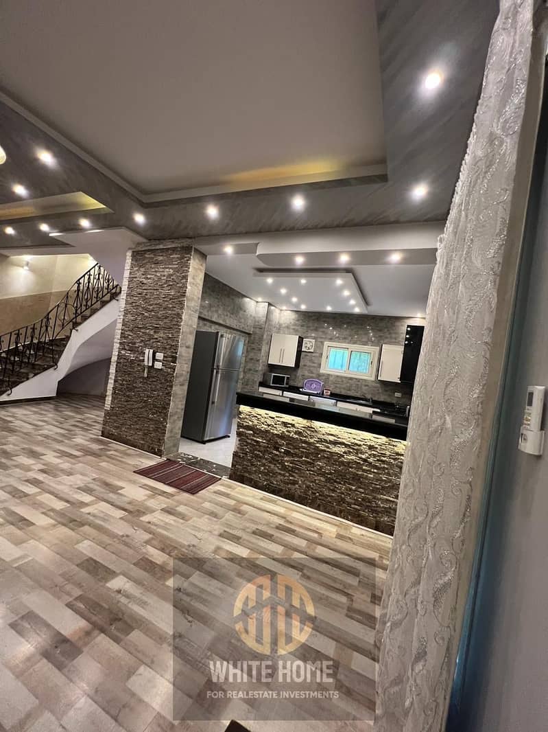 12 e09855c7-8285-4c5f-a095-3d1e353aeae8. jpeg