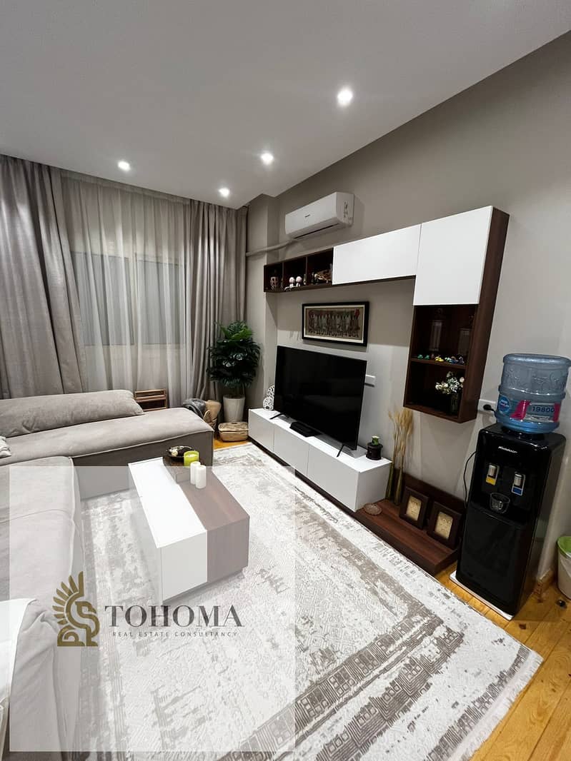 4 180e82fd-8663-4c12-8d47-95e55e36612f. jpg