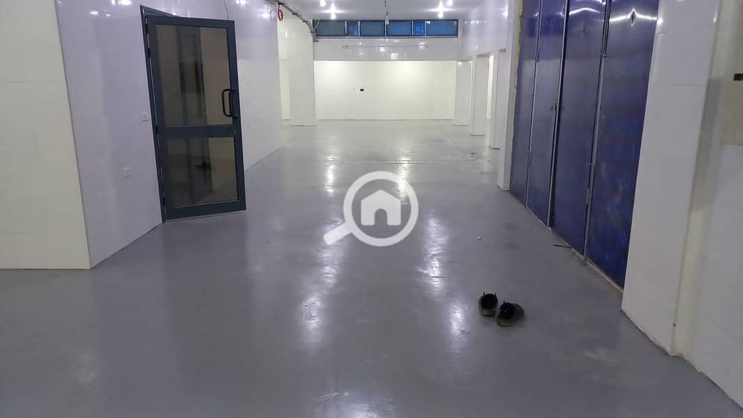 4 WhatsApp Image 2025-11-17 at 16.39. 33_83643721. jpg