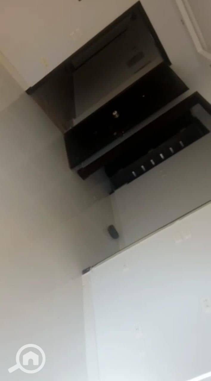 9 7532ec9f-12c1-4ac9-bbfa-ff6646a91e4b. jpeg