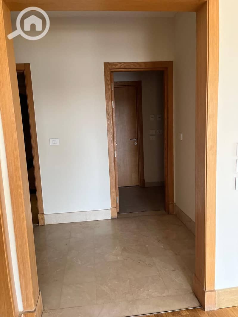 2 72a57560-1890-4c9d-9cd5-384f15ff7195. jpg