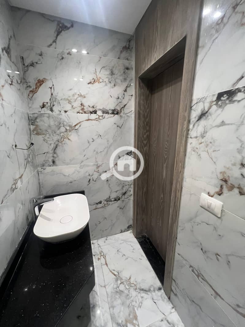 5 WhatsApp Image 2025-11-17 at 16.45. 46. jpeg