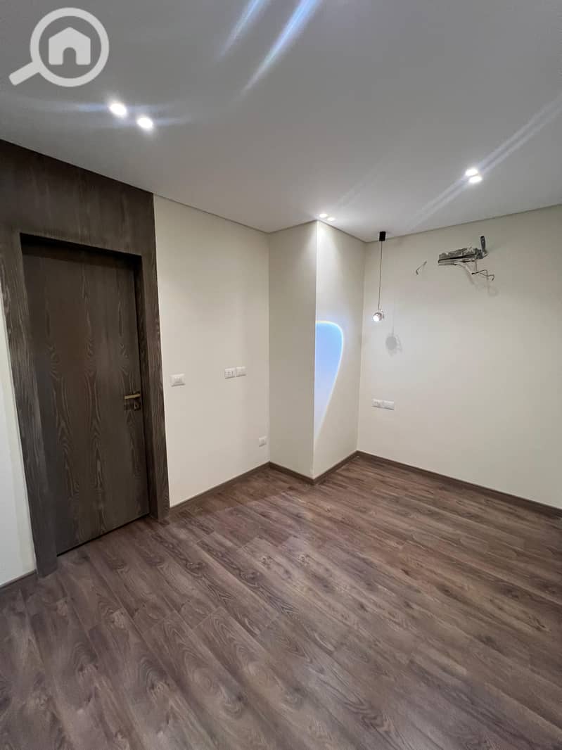 6 WhatsApp Image 2025-11-17 at 16.45. 48 (1). jpeg