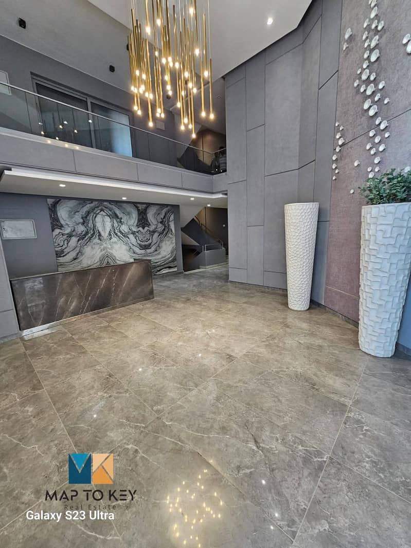 16 b800e65d-b006-4935-ad48-9ee5a1a01ec7. jpg