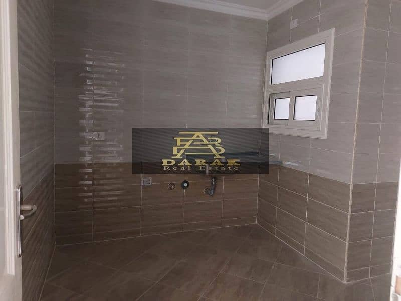 7 50b39ac1-7e8d-4f1f-afa6-3a93f6c90f86. jpg