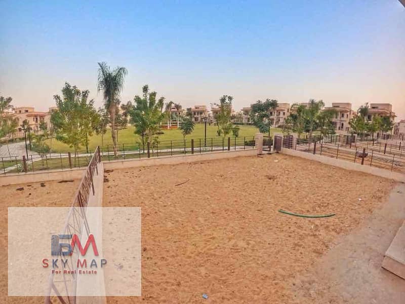 2 eedc40d2-8bd2-41b9-baef-bc3a74a8f563. jpg