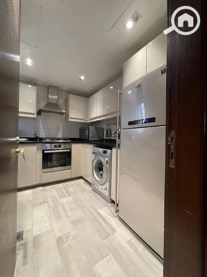 5 adf8fcb4-dd7f-4b40-8ac7-8f7ee20742a2. jpeg