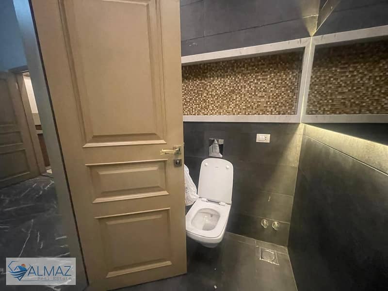 35 WhatsApp Image 2025-11-17 at 4.41. 14 PM (1). jpeg