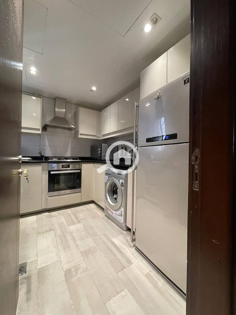 3 adf8fcb4-dd7f-4b40-8ac7-8f7ee20742a2. jpeg