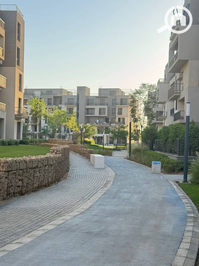 8 a4d7f1b4-af2a-4fef-ad27-687a88f507a2. jpeg