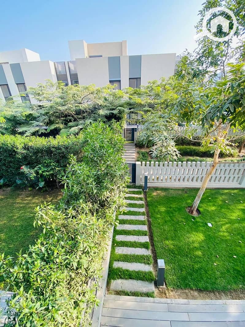 6 921e7c24-ae35-4555-a04a-bb67f47c0ce7. jpeg