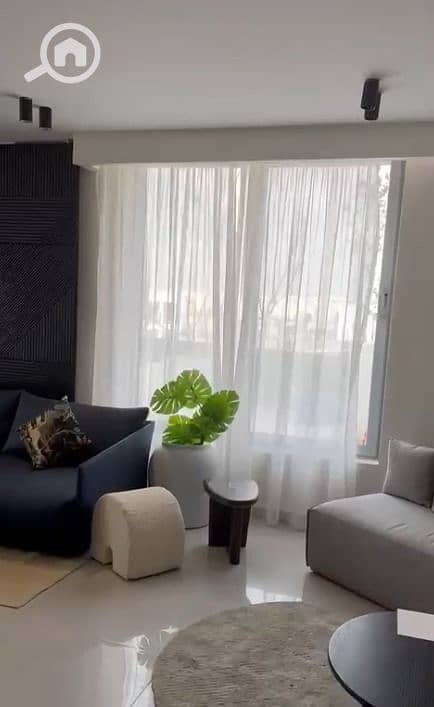 2 e8a1e74098bb41bbaa41928a07970ff0. jpg