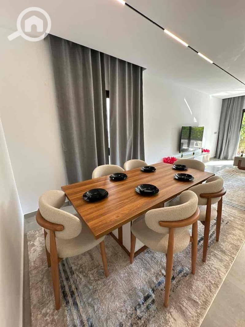 5 8046dc65-af8b-4755-a1a5-0e72b861180a. jpg