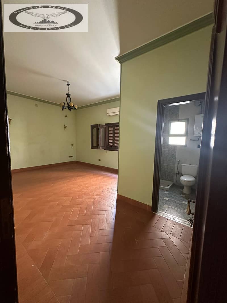 5 7e9b7479-f3fe-4680-bf48-066893d03292. jpg