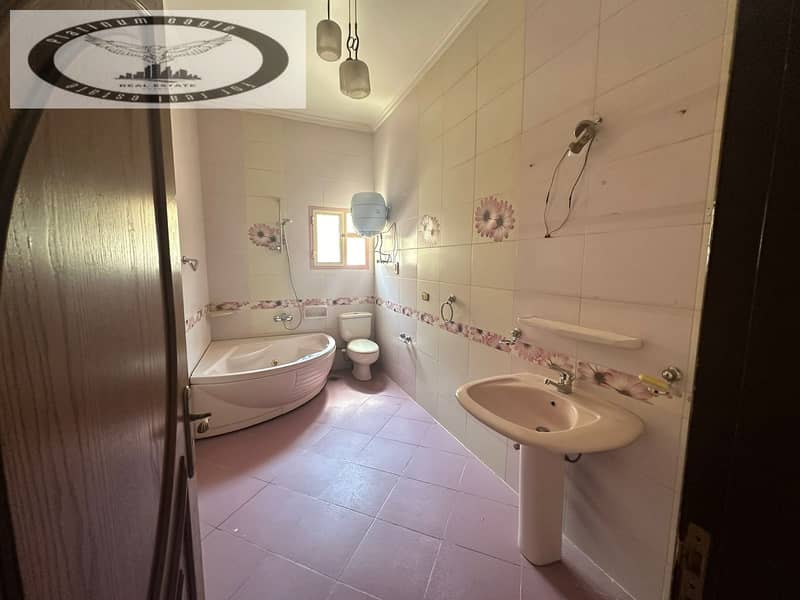 9 0f4105ca-b6ae-449e-8d6a-cdd77724b979. jpg