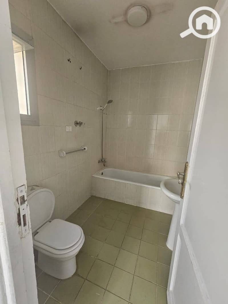 10 d5e98f29-8a3f-4d57-a35d-9729f3dca07d. jpeg