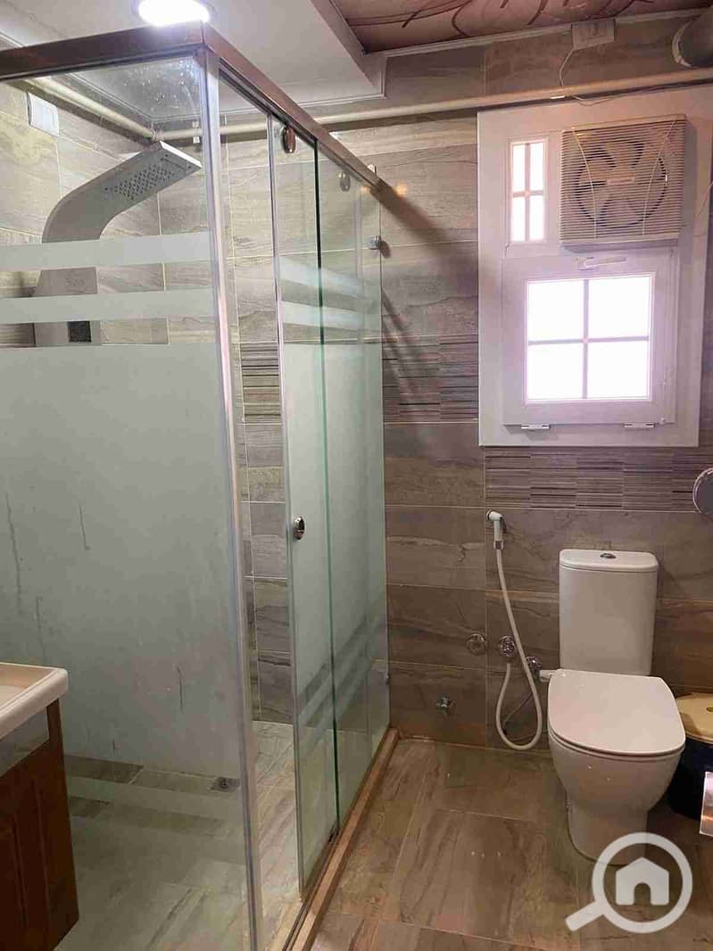 1000776980. jpg 1000776980. jpg