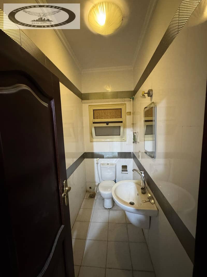 10 ef21c794-460f-40ec-bc02-df89fe0dd7df. jpg