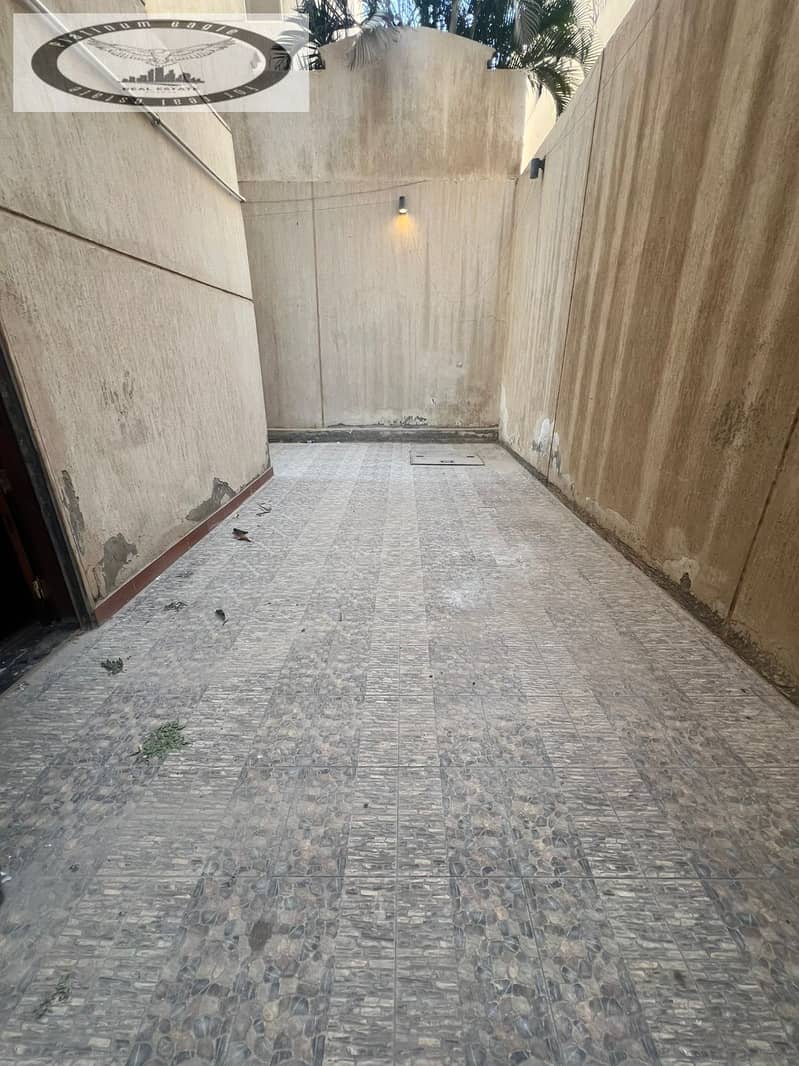 11 a28eca81-212d-4bfc-b3f3-bdf7d4cc9a60. jpg