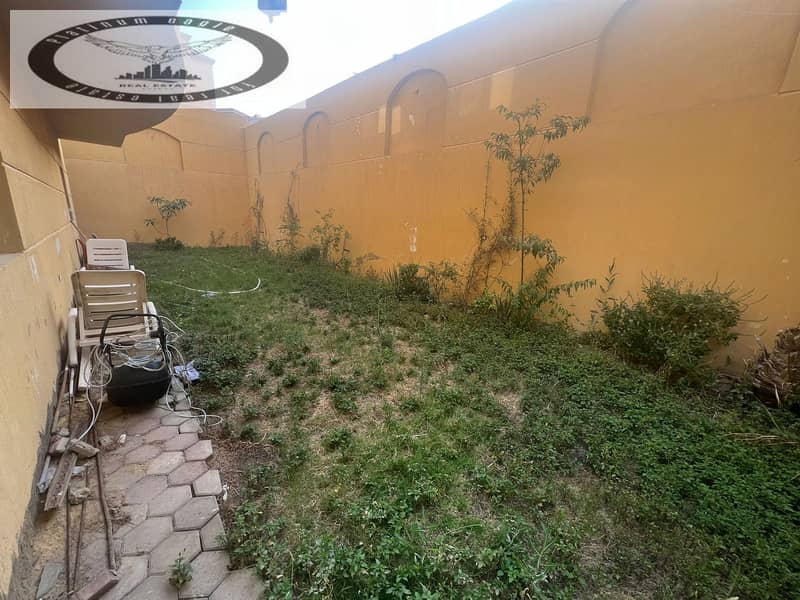 5 63b6d058-b6f7-4702-970d-f0890b30441d. jpg