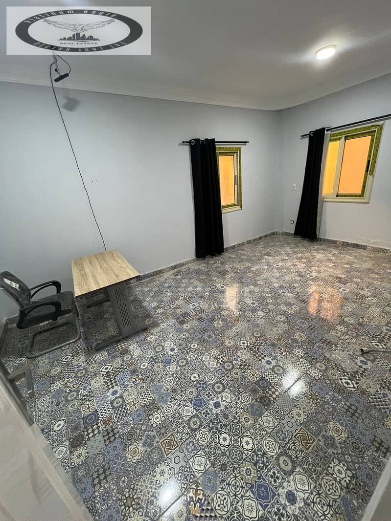 8 c62c2795-ad50-495b-b663-c1265a0e9459. jpg