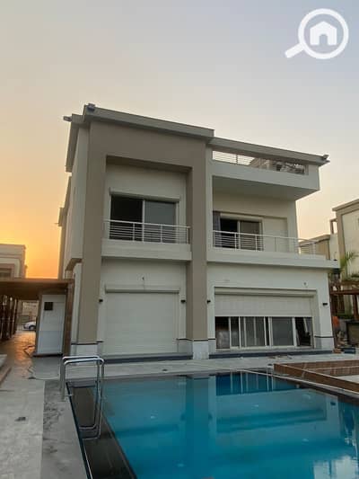 فیلا 4 غرف نوم للايجار في القطامية، القاهرة - IMG-20251117-WA0035. jpg