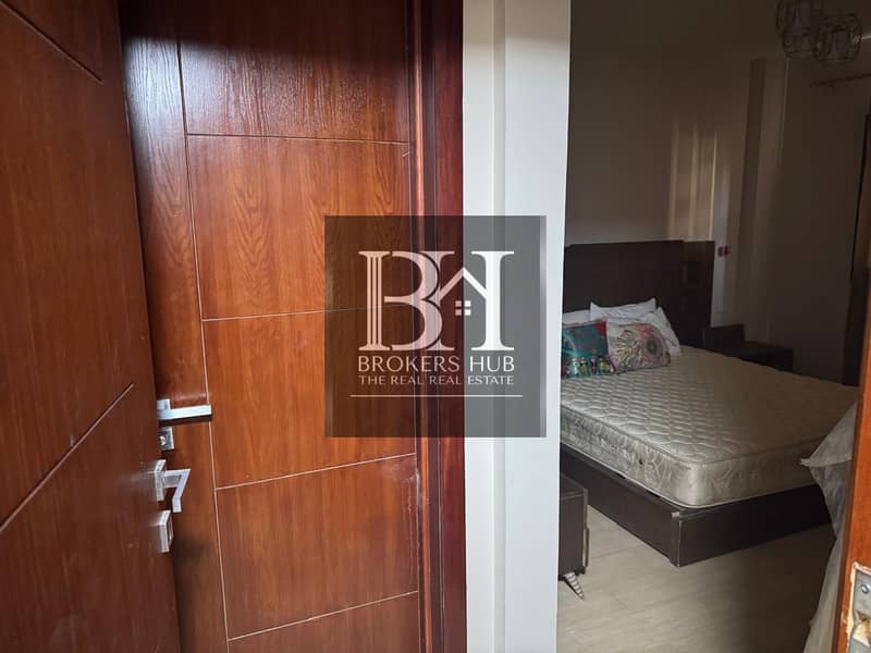 6 27032120-bff5-40df-9171-5f3527430a9a. jpeg