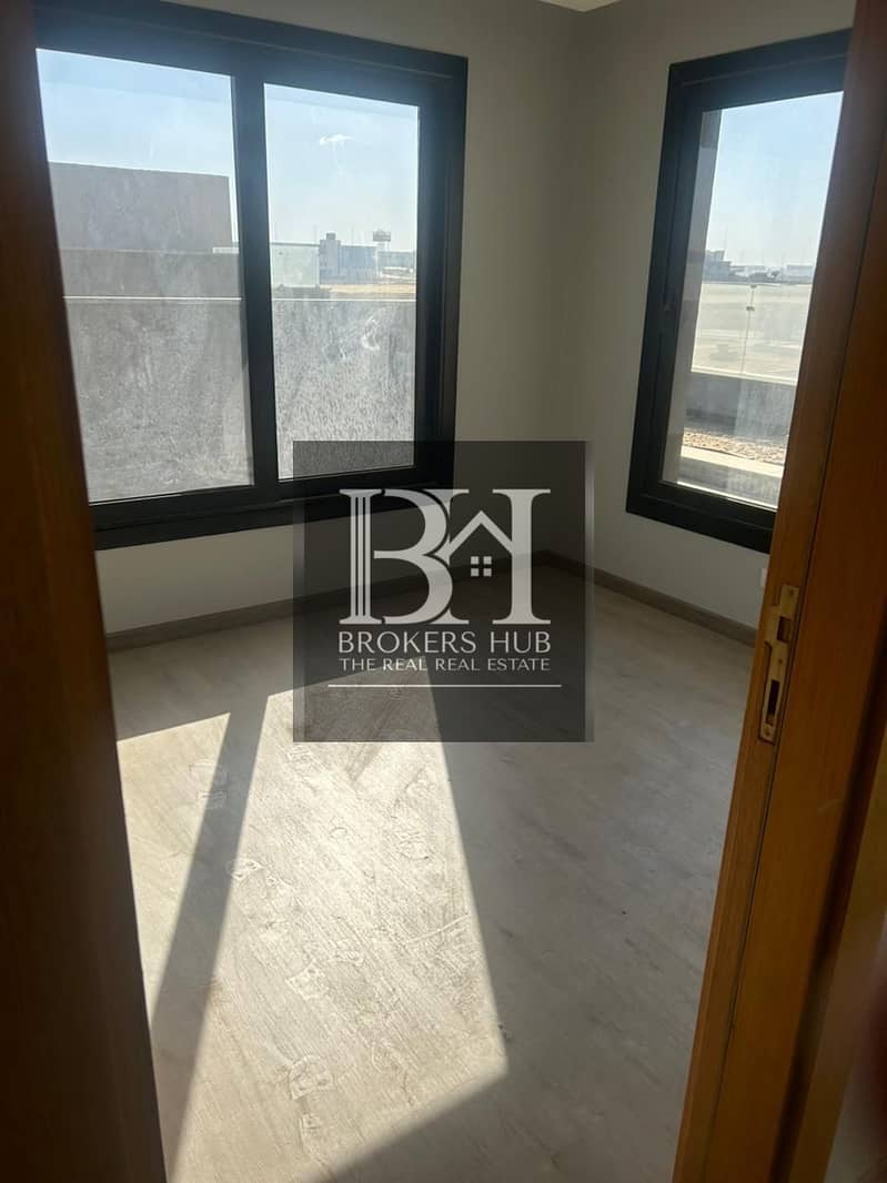 4 7009d942-1628-4957-9ff9-da7231879511. jpeg