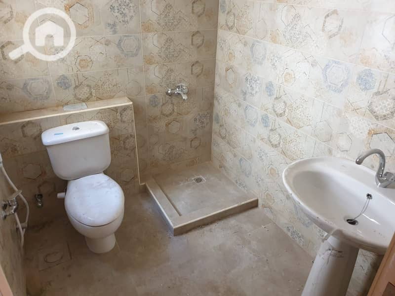 4 5e81c17f-887e-4beb-a159-6786b66ee2a9. jpeg