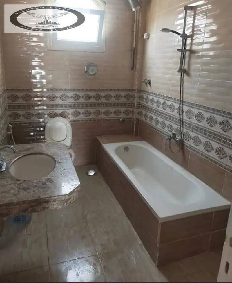 9 31207d15-841e-4fcc-80d3-cb424c5acc7b. jpg