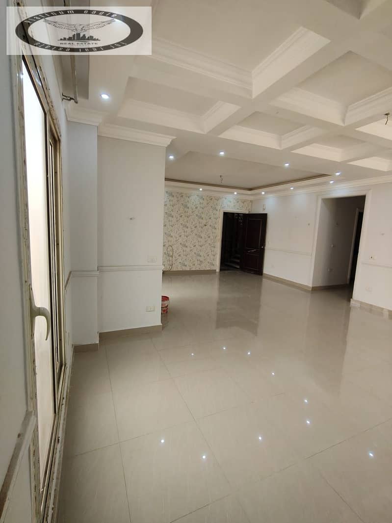 2 21fe28ef-13b2-4de2-a896-73e9c207f8d4. jpg