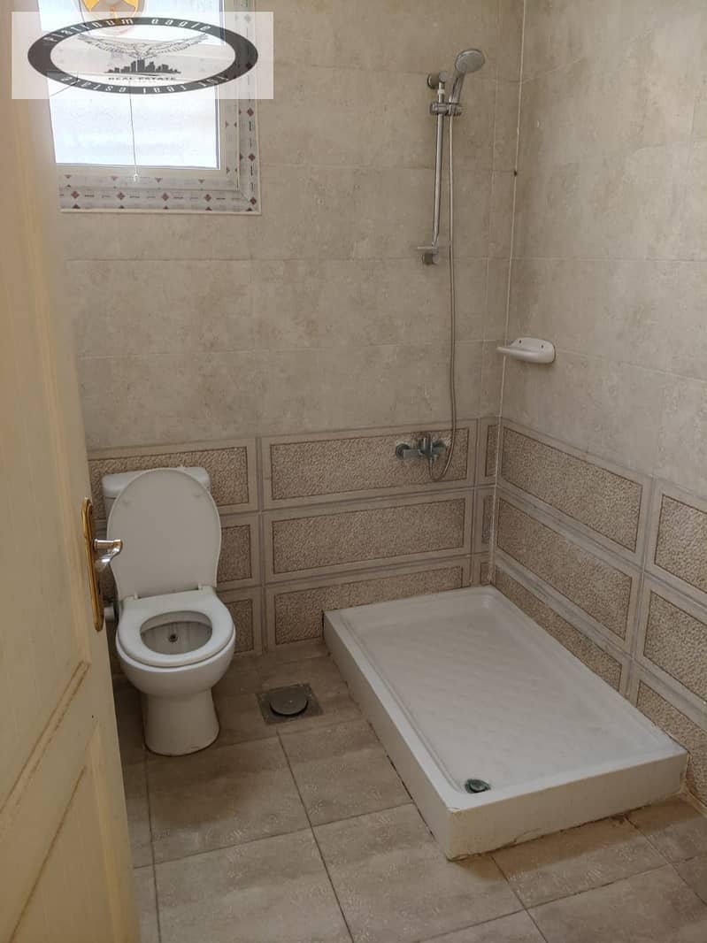 9 8abb94a5-53bb-4b69-8353-699a02f81f0c. jpg