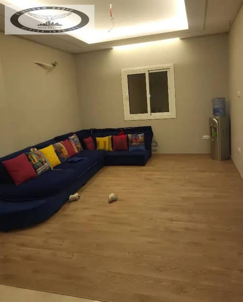 8 94848db2-b2cd-49b3-a590-bb5563389c23. jpg